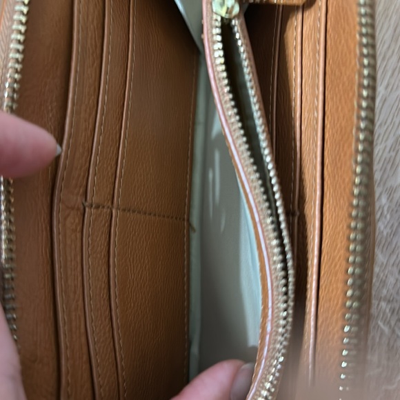 Tory Burch wallet - Picture 5 of 8